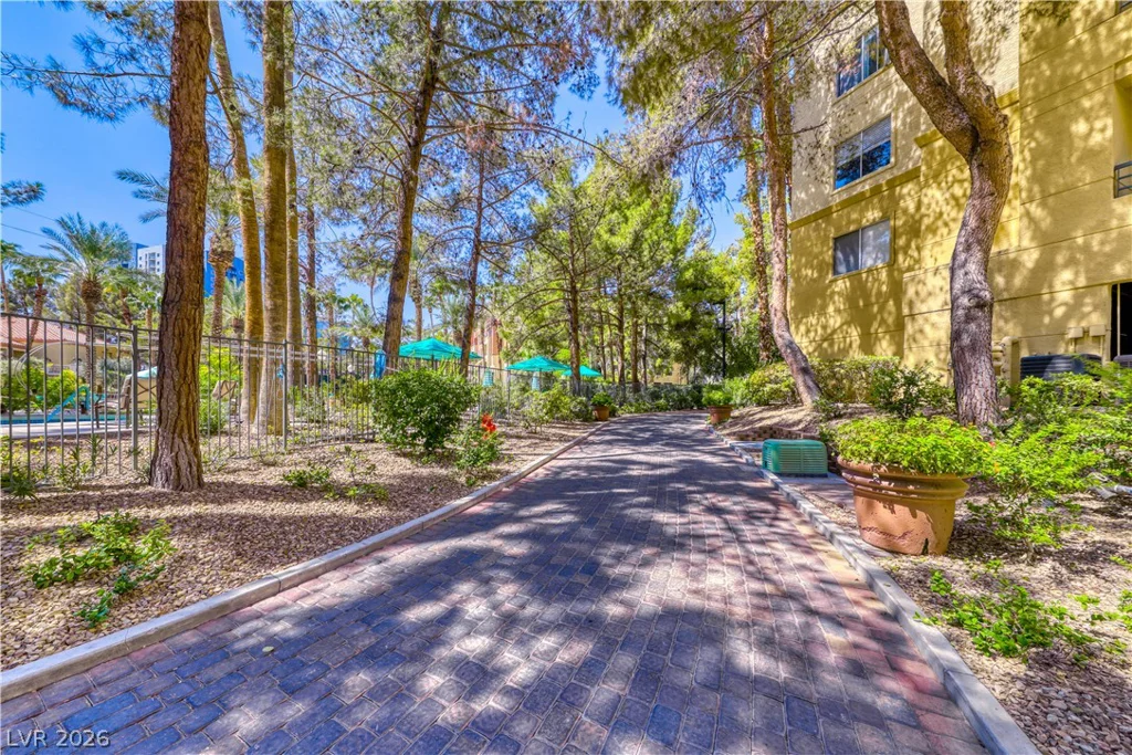 260 Flamingo, Las Vegas, NV 89169