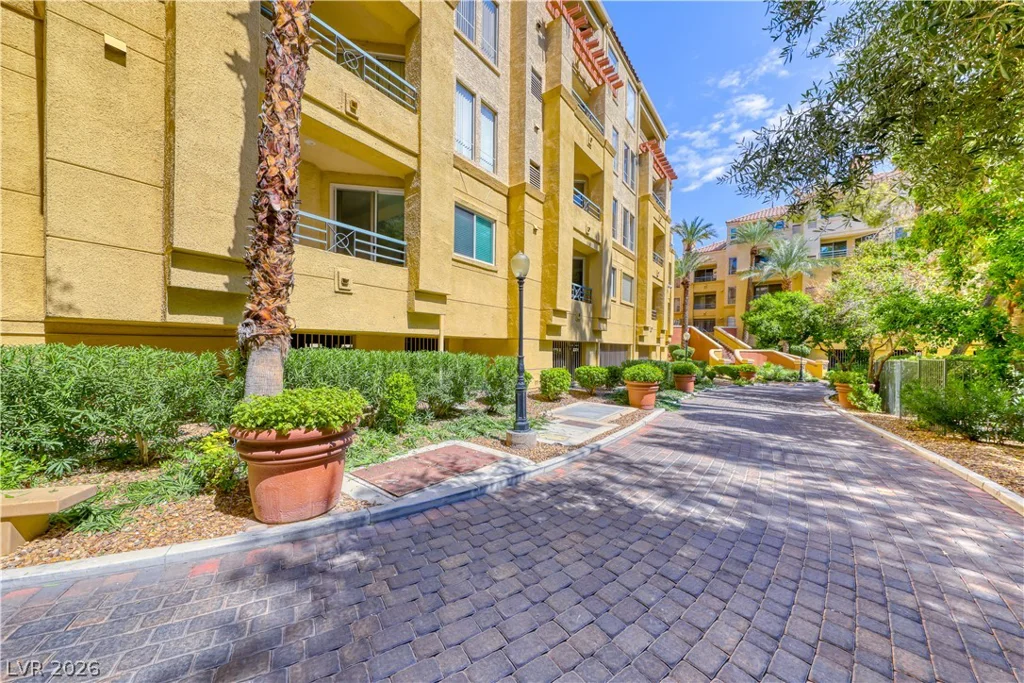 260 Flamingo, Las Vegas, NV 89169