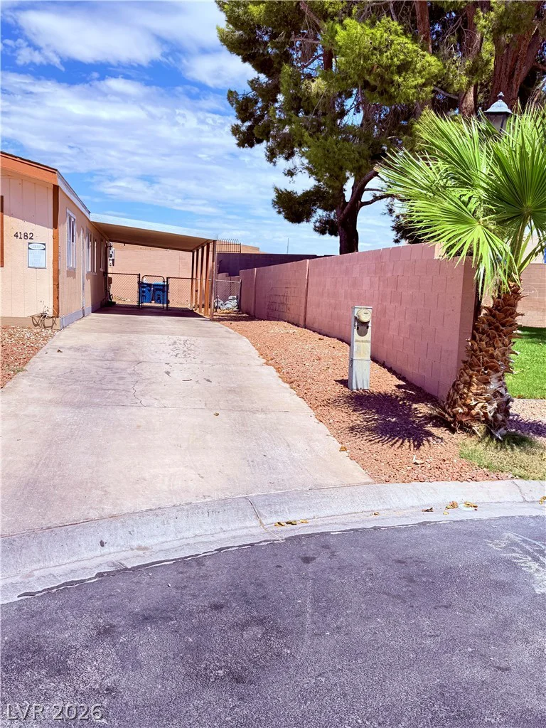 4182 Queen Isabel, Las Vegas, NV 89115