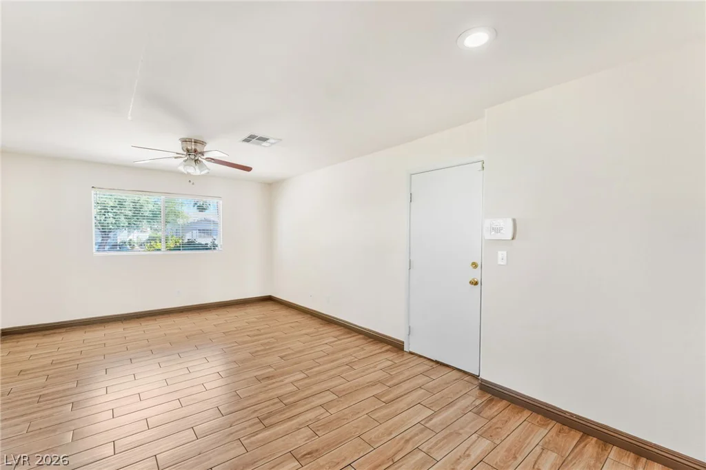 2027 Fountain Valley, North Las Vegas, NV 89031