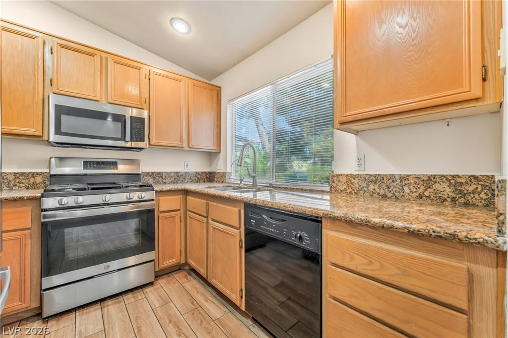 2027 Fountain Valley, North Las Vegas, NV 89031