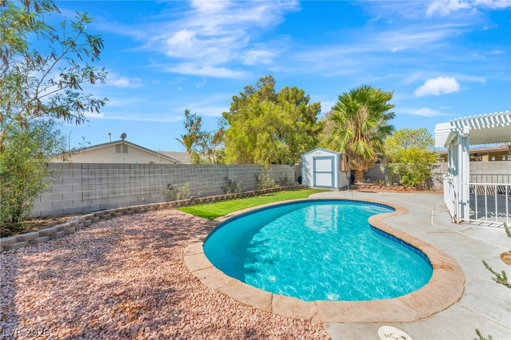 2027 Fountain Valley, North Las Vegas, NV 89031