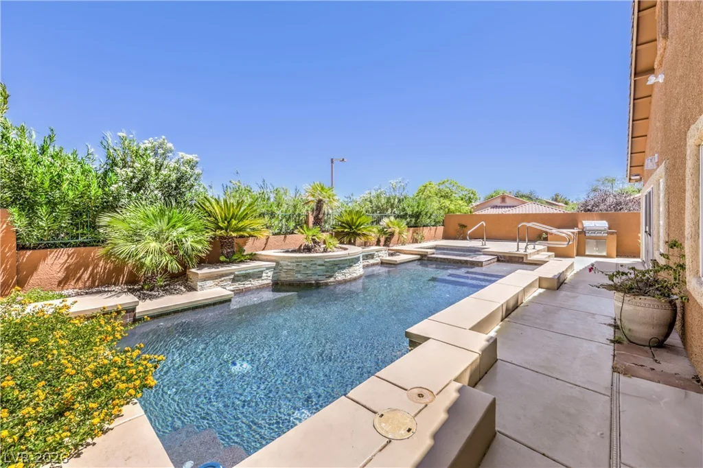 800 Royal Elm, Las Vegas, NV 89144