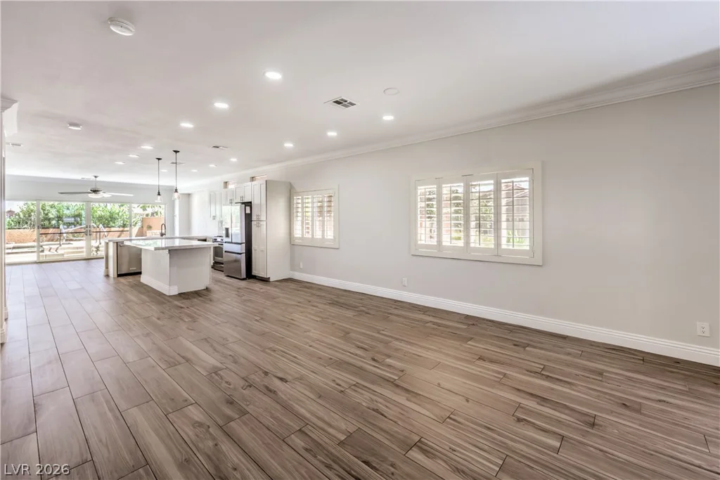 800 Royal Elm, Las Vegas, NV 89144