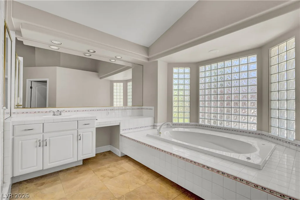 8816 Montagna, Las Vegas, NV 89134