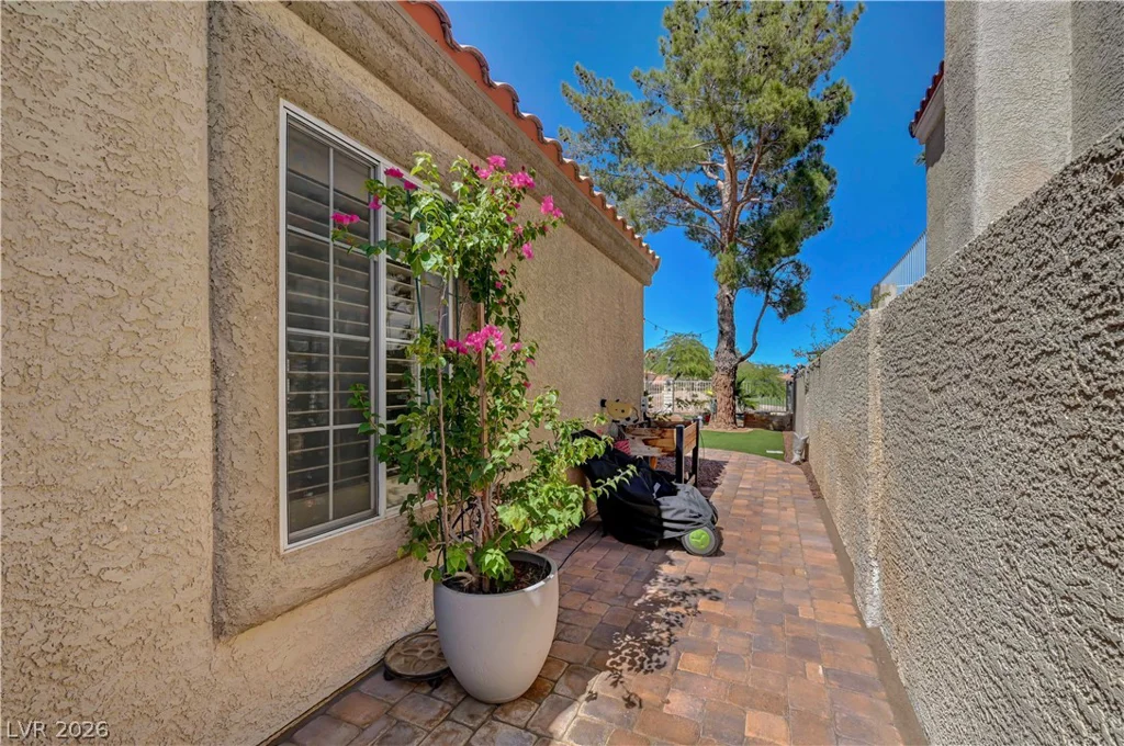 5260 Drifting Dunes, Las Vegas, NV 89149