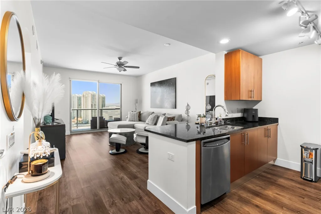 200 Sahara, Las Vegas, NV 89102