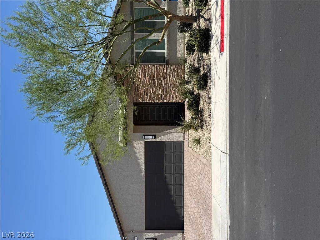 6727 Traveling Palmer, North Las Vegas, NV 89086