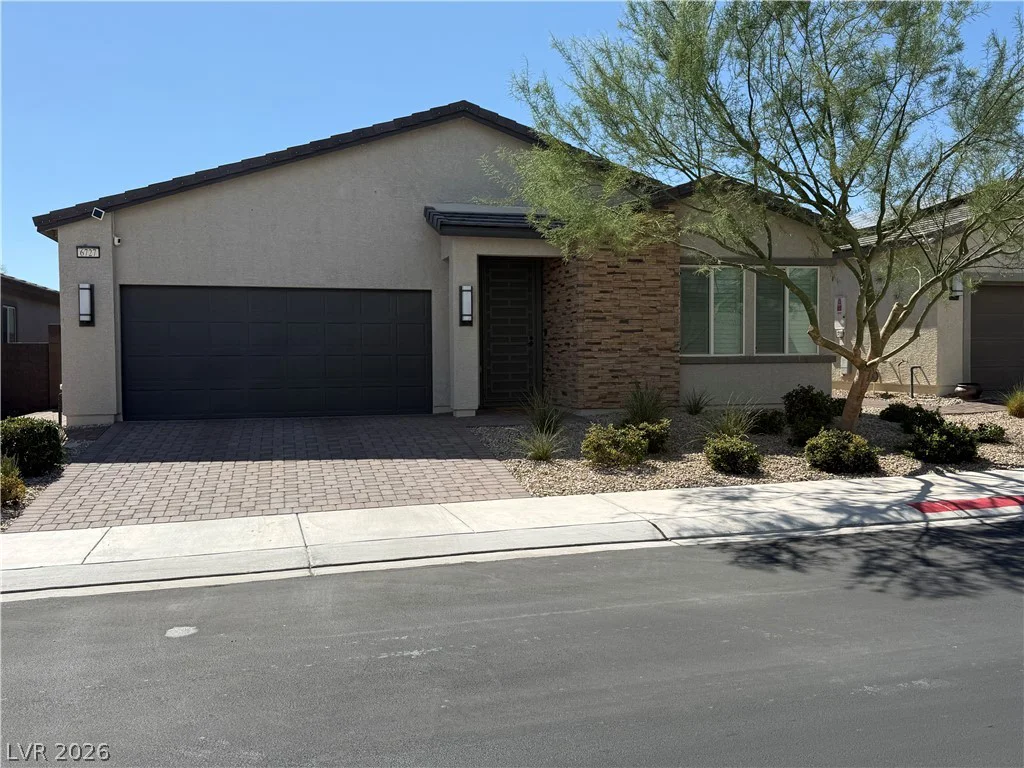 6727 Traveling Palmer, North Las Vegas, NV 89086