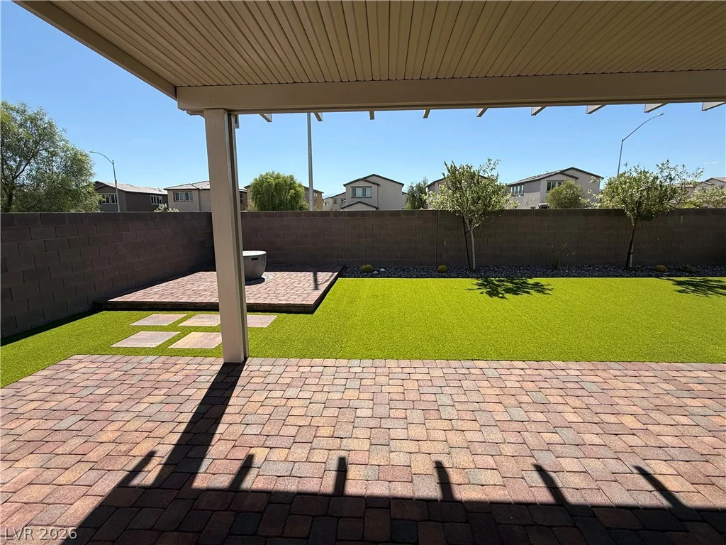 6727 Traveling Palmer, North Las Vegas, NV 89086