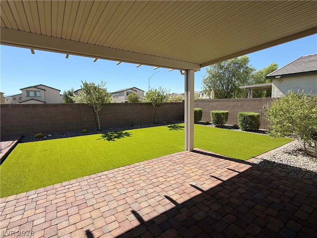 6727 Traveling Palmer, North Las Vegas, NV 89086