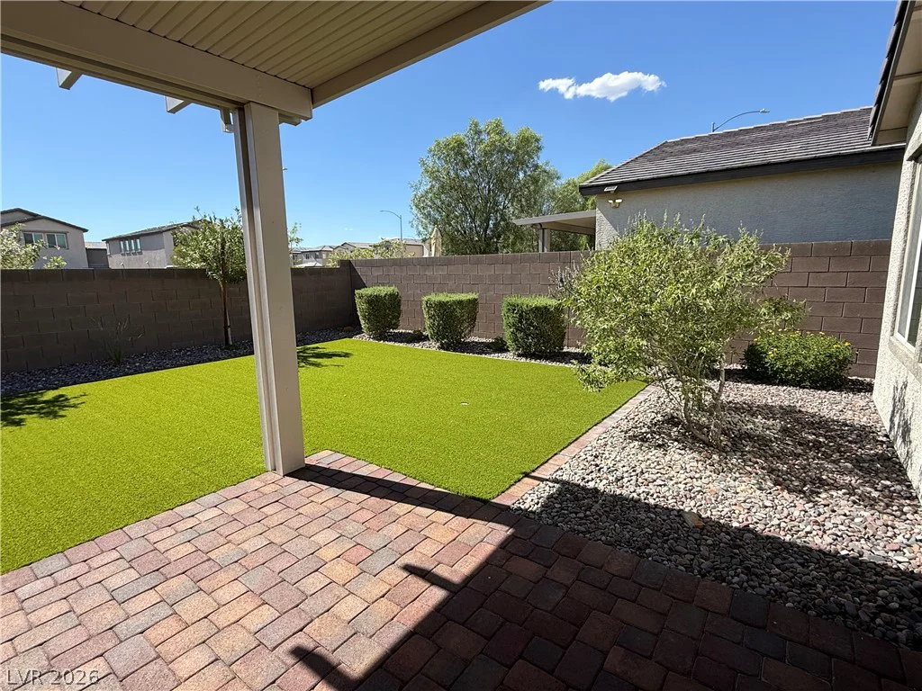 6727 Traveling Palmer, North Las Vegas, NV 89086