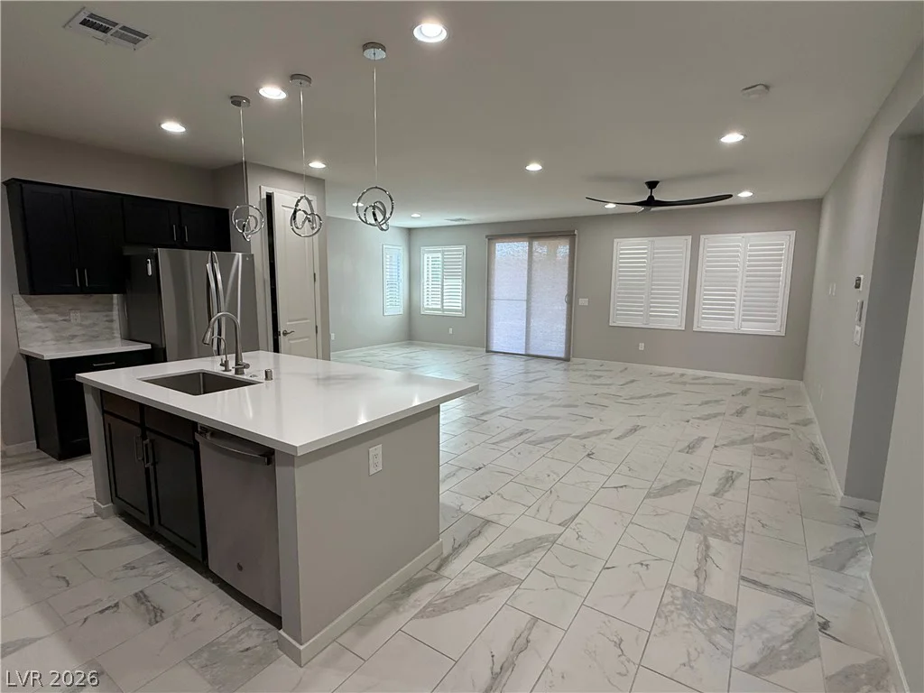 6727 Traveling Palmer, North Las Vegas, NV 89086