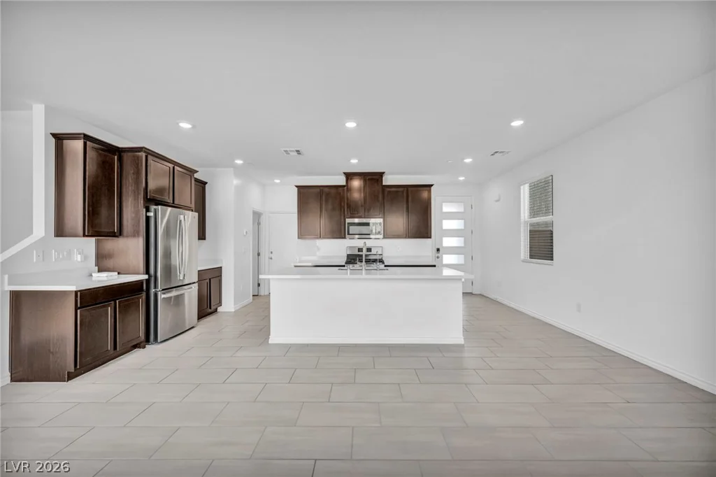 8843 Roadrunner Ravine, Las Vegas, NV 89166