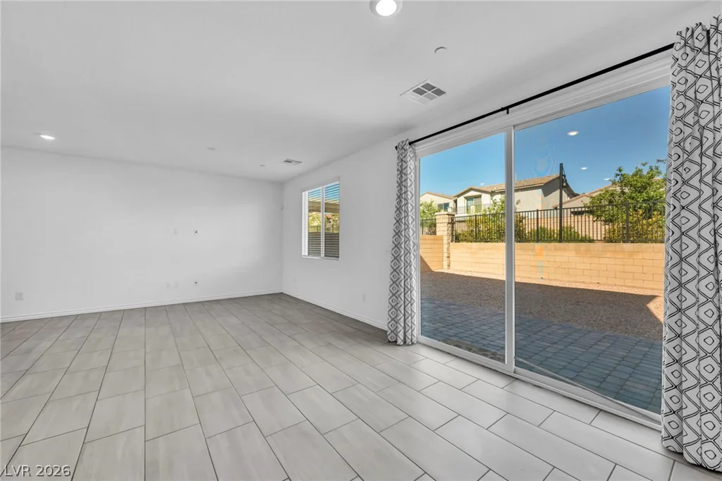 8843 Roadrunner Ravine, Las Vegas, NV 89166