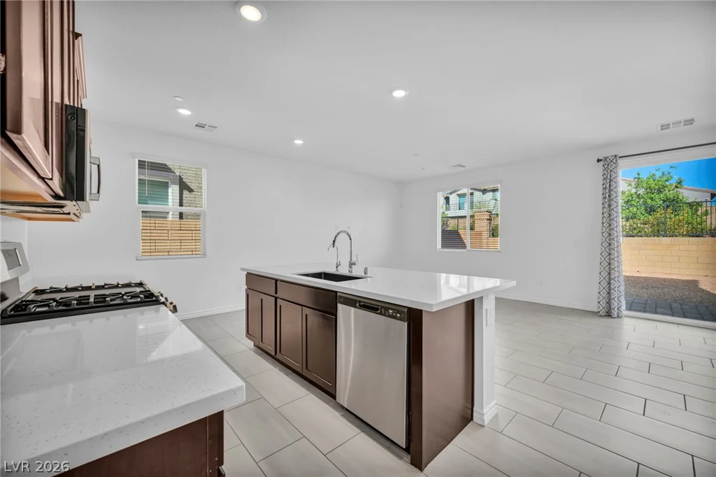 8843 Roadrunner Ravine, Las Vegas, NV 89166