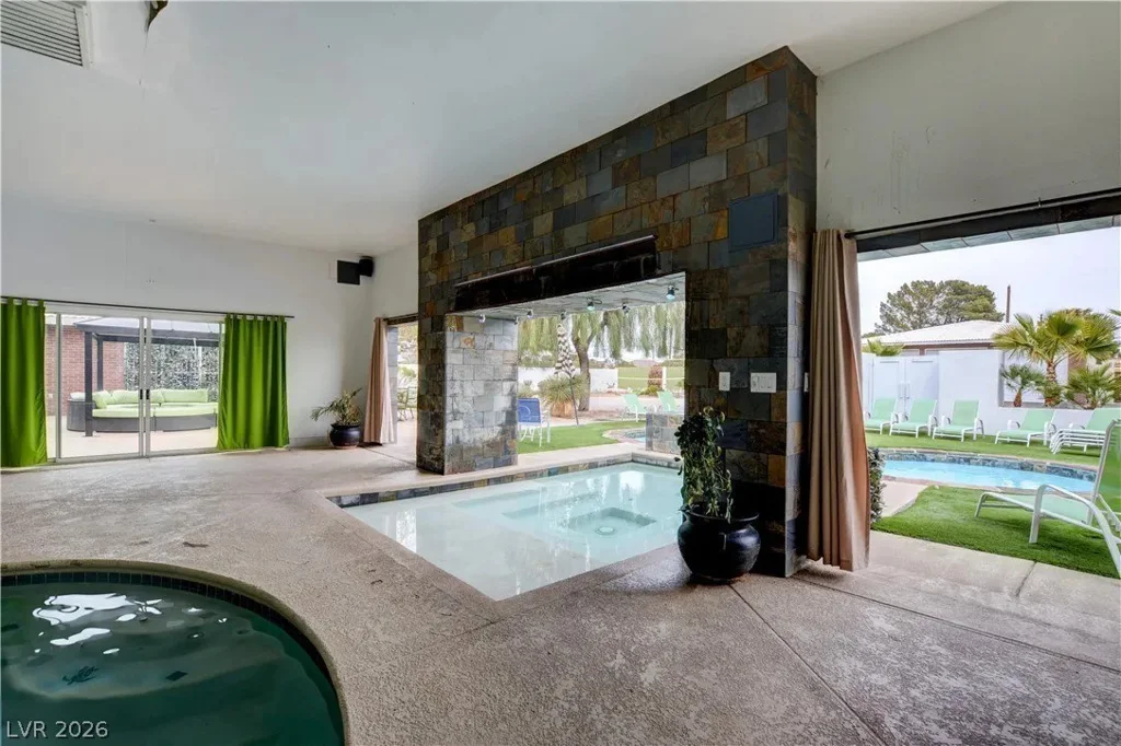 2720 Quail, Las Vegas, NV 89120