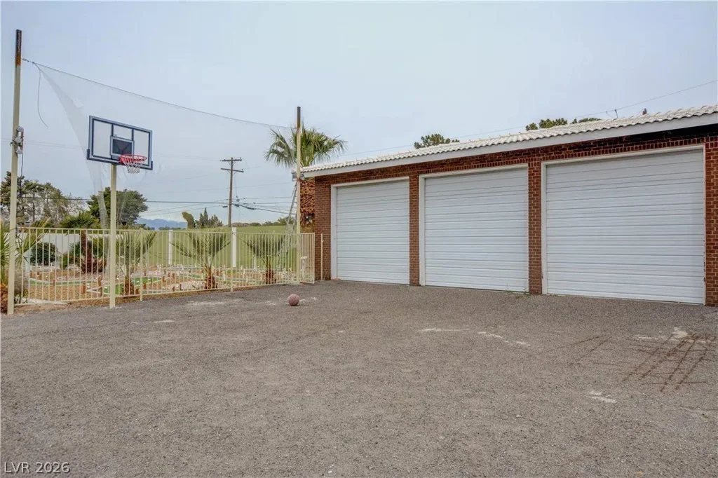 2720 Quail, Las Vegas, NV 89120