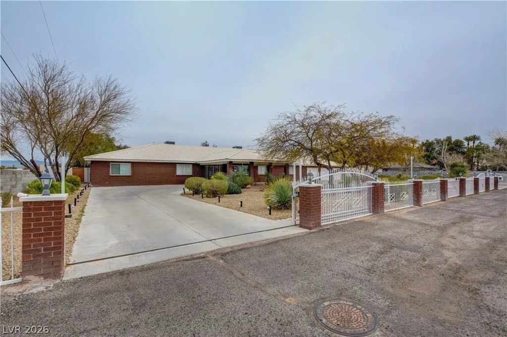 2720 Quail, Las Vegas, NV 89120