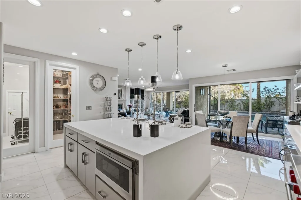 10721 Capesthorne, Las Vegas, NV 89135