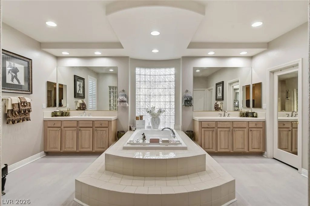 10721 Capesthorne, Las Vegas, NV 89135