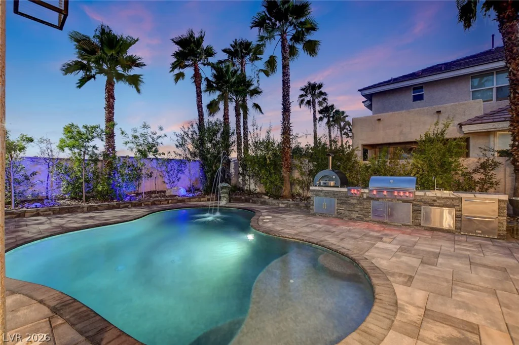 10721 Capesthorne, Las Vegas, NV 89135