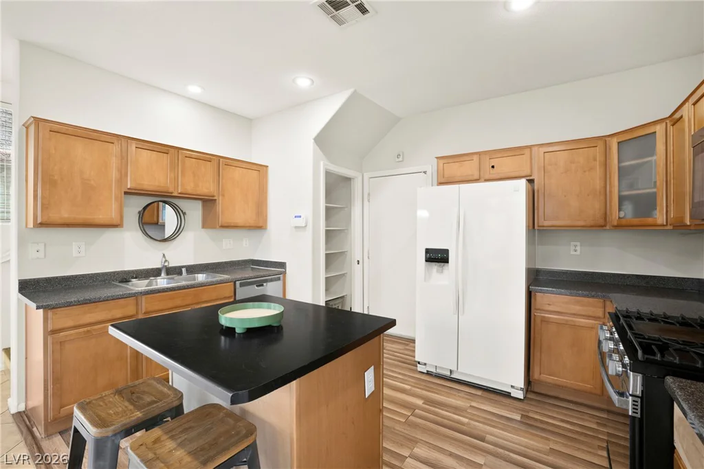 10645 Lessona, Las Vegas, NV 89141