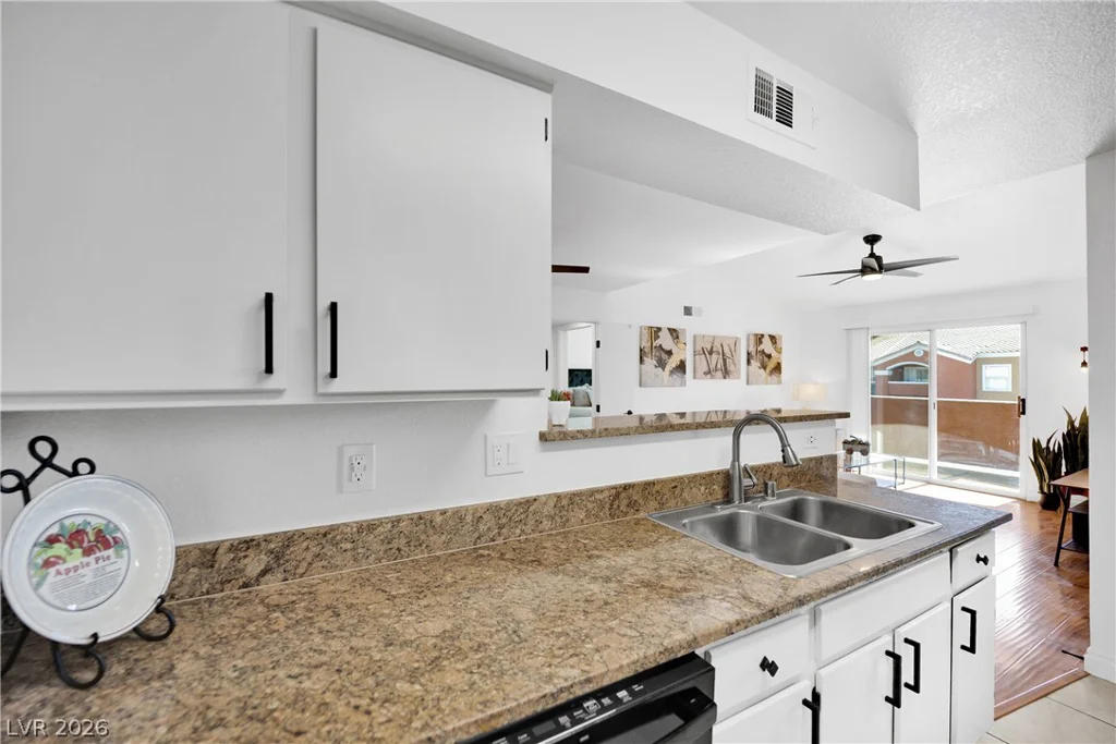 8101 Flamingo, Las Vegas, NV 89147