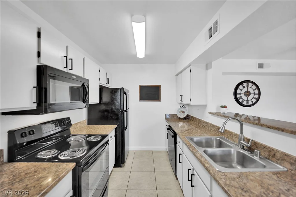 8101 Flamingo, Las Vegas, NV 89147