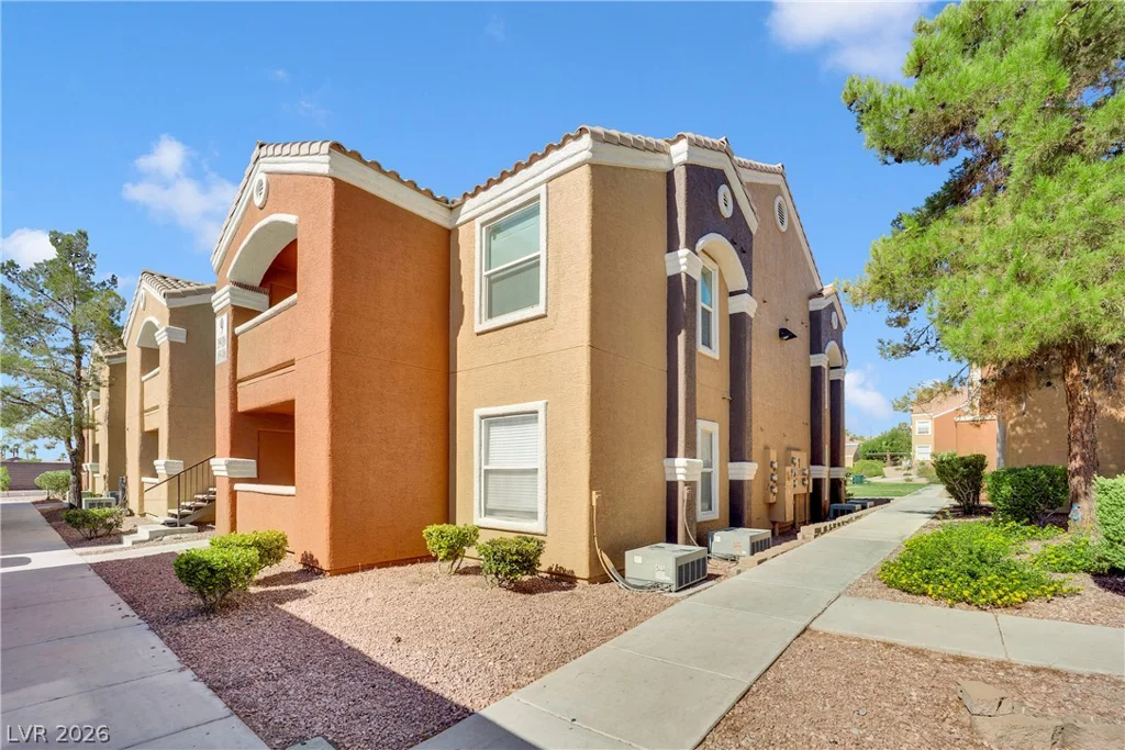 8101 Flamingo, Las Vegas, NV 89147
