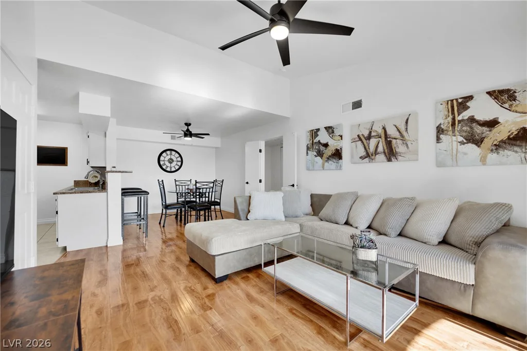 8101 Flamingo, Las Vegas, NV 89147