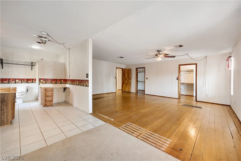 6832 Suncrest, Las Vegas, NV 89156