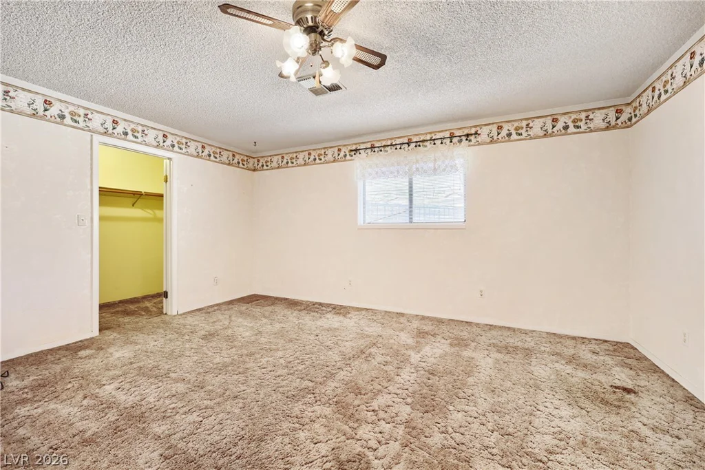 6832 Suncrest, Las Vegas, NV 89156