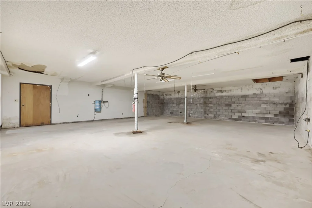 6832 Suncrest, Las Vegas, NV 89156