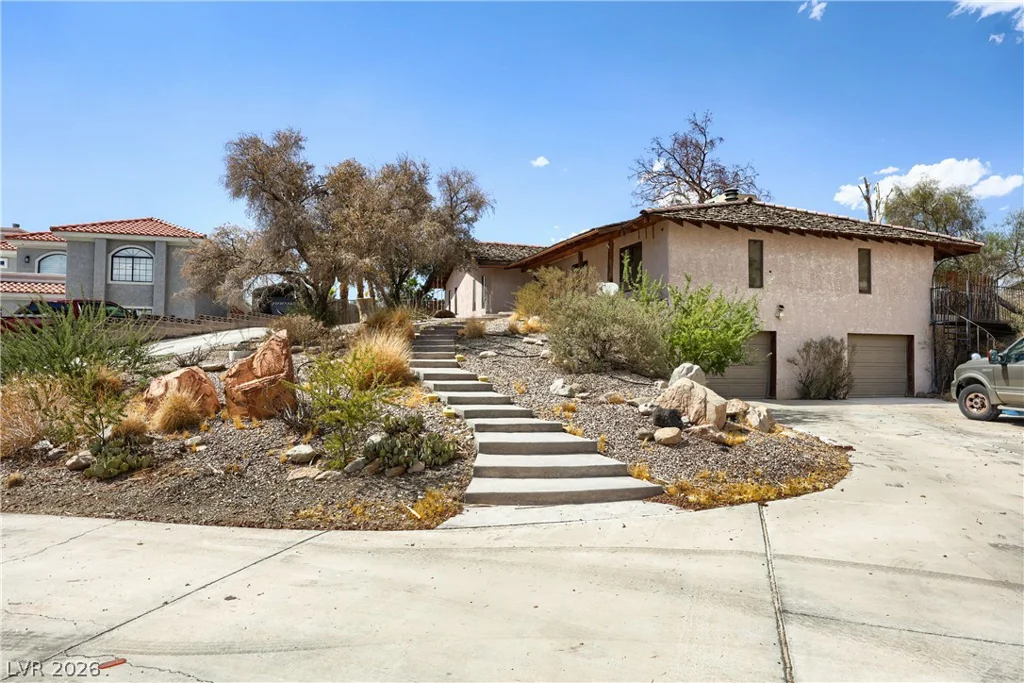 6832 Suncrest, Las Vegas, NV 89156
