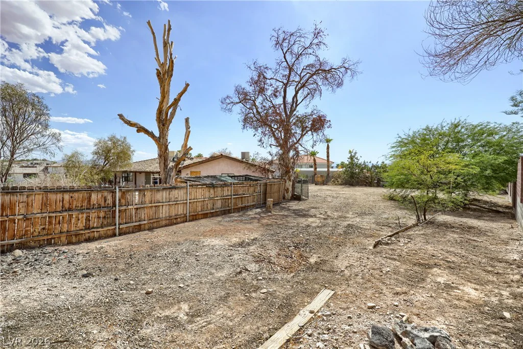 6832 Suncrest, Las Vegas, NV 89156