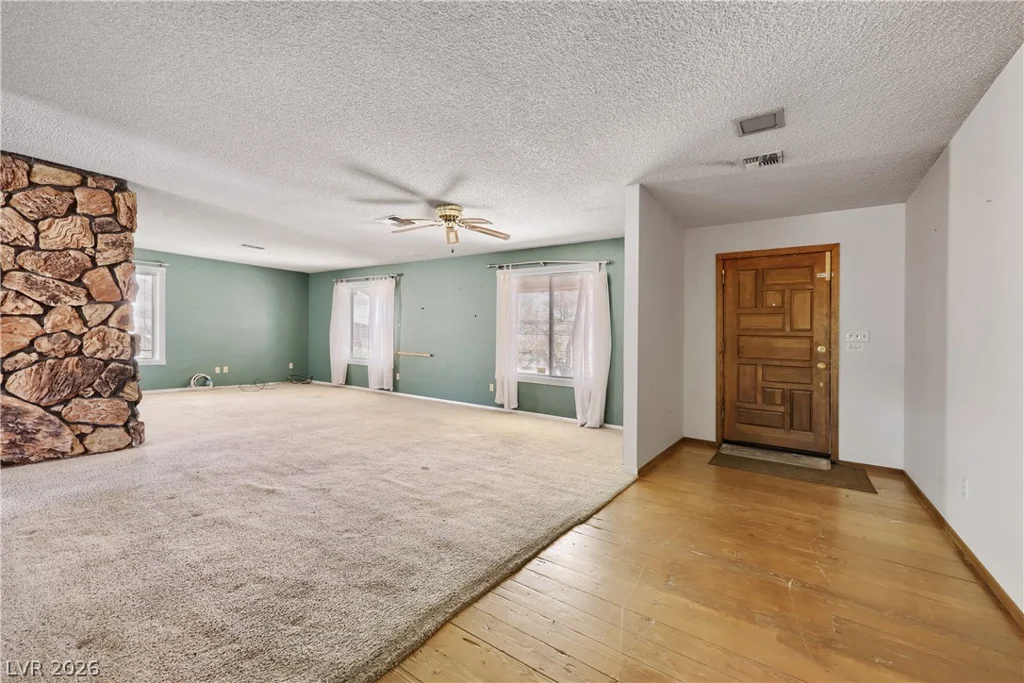 6832 Suncrest, Las Vegas, NV 89156