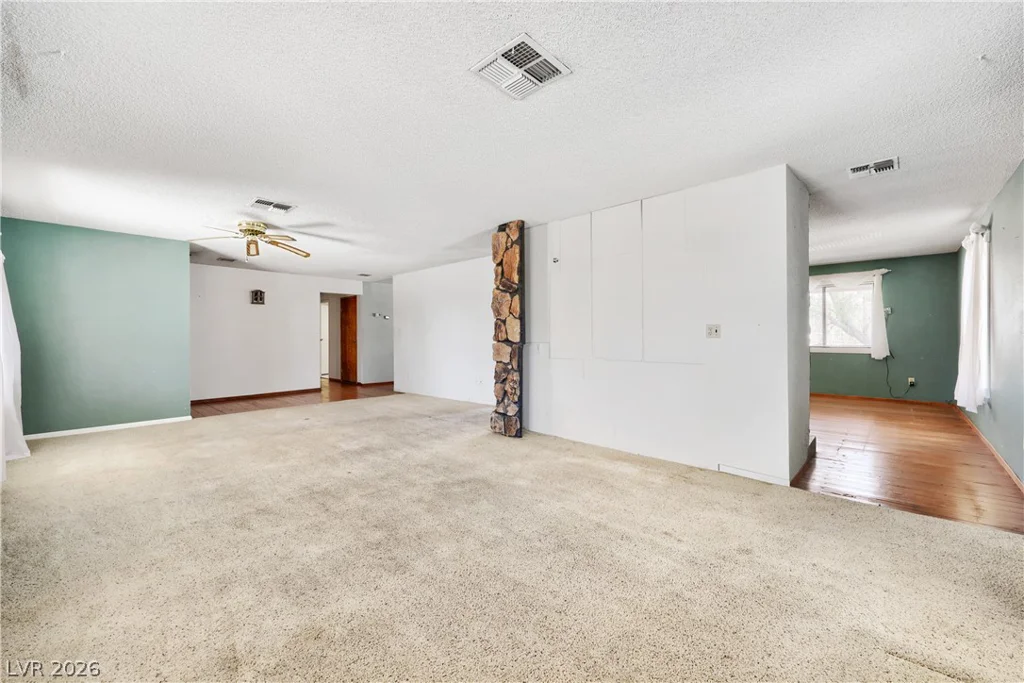 6832 Suncrest, Las Vegas, NV 89156