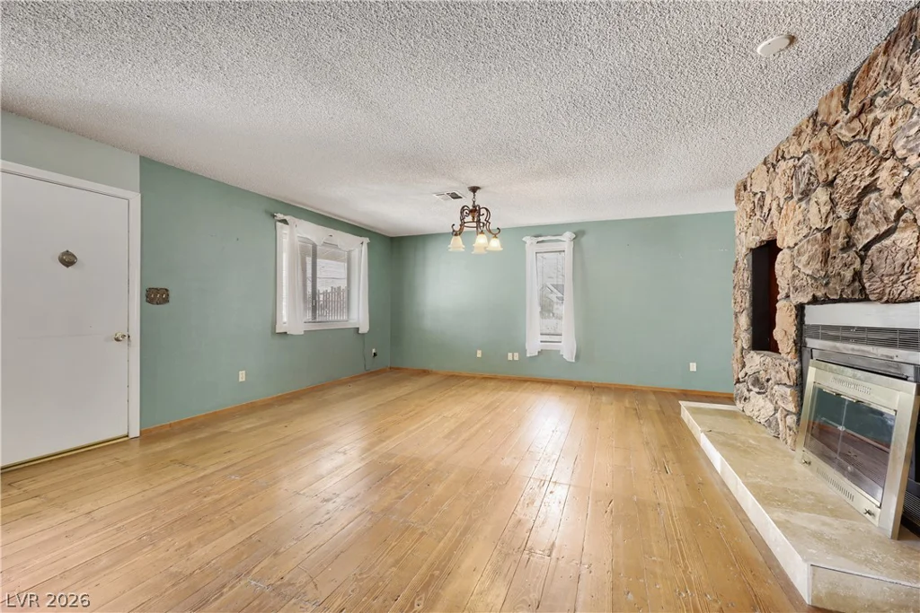 6832 Suncrest, Las Vegas, NV 89156