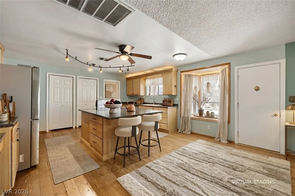 6832 Suncrest, Las Vegas, NV 89156