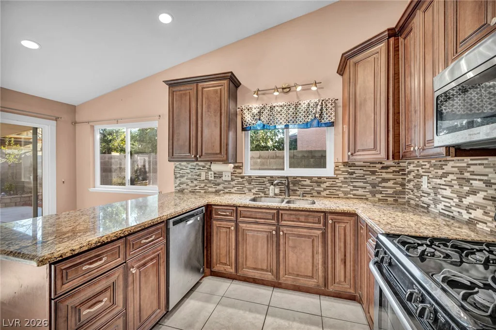6237 Carmen, Las Vegas, NV 89108
