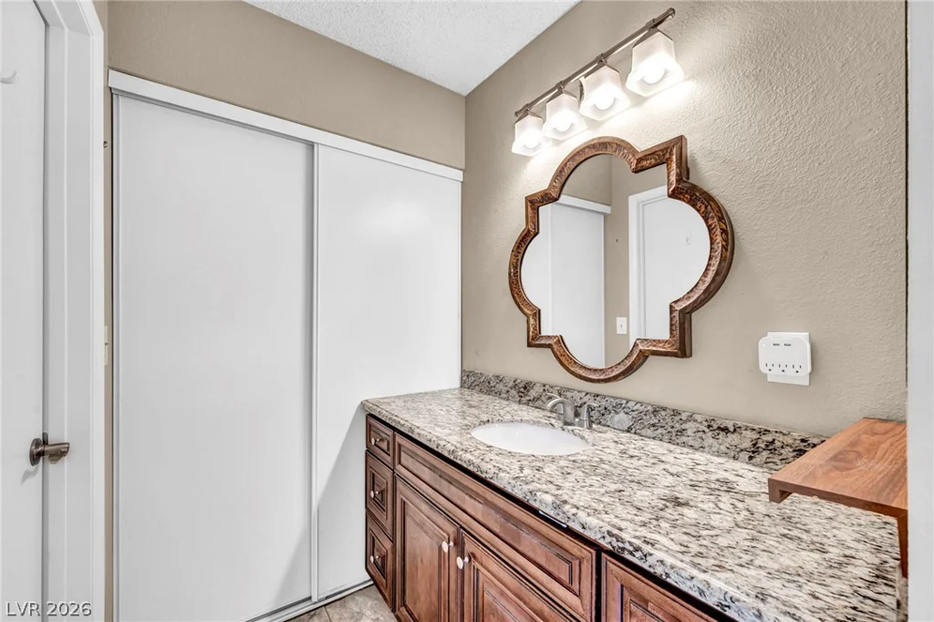 6237 Carmen, Las Vegas, NV 89108