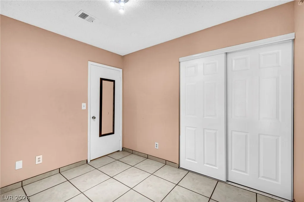 6237 Carmen, Las Vegas, NV 89108