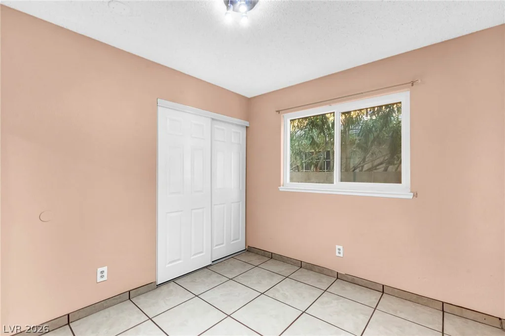 6237 Carmen, Las Vegas, NV 89108