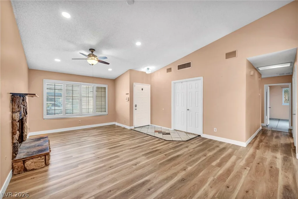 6237 Carmen, Las Vegas, NV 89108