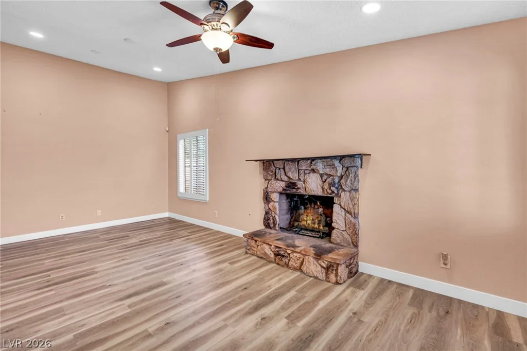 6237 Carmen, Las Vegas, NV 89108