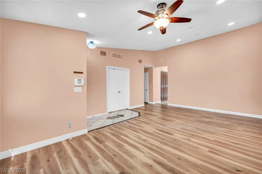 6237 Carmen, Las Vegas, NV 89108