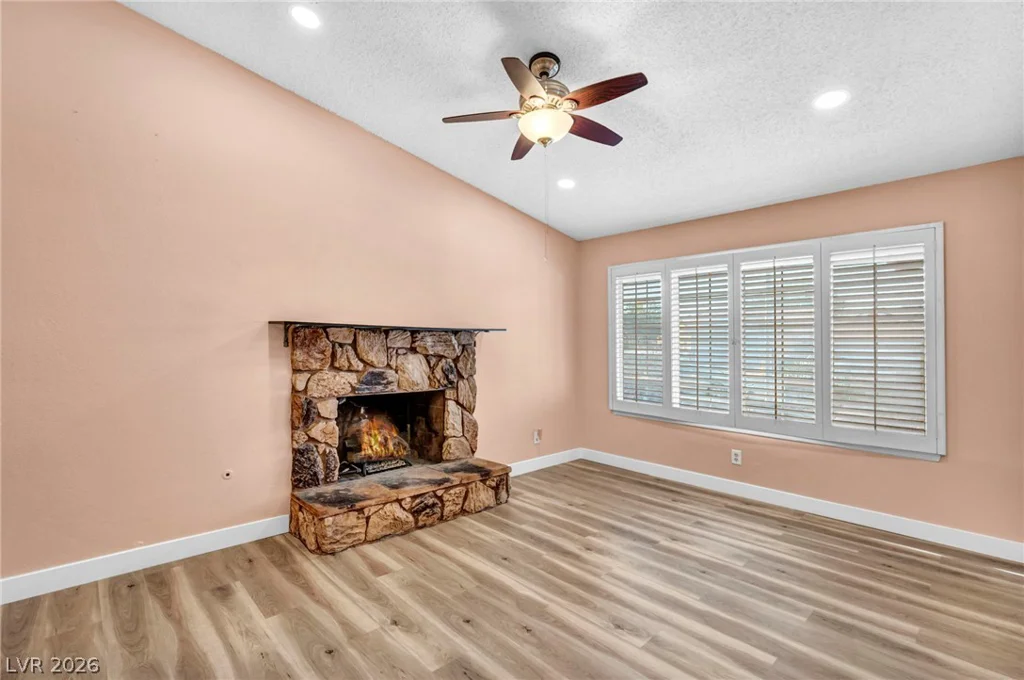 6237 Carmen, Las Vegas, NV 89108