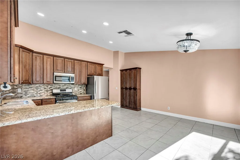 6237 Carmen, Las Vegas, NV 89108