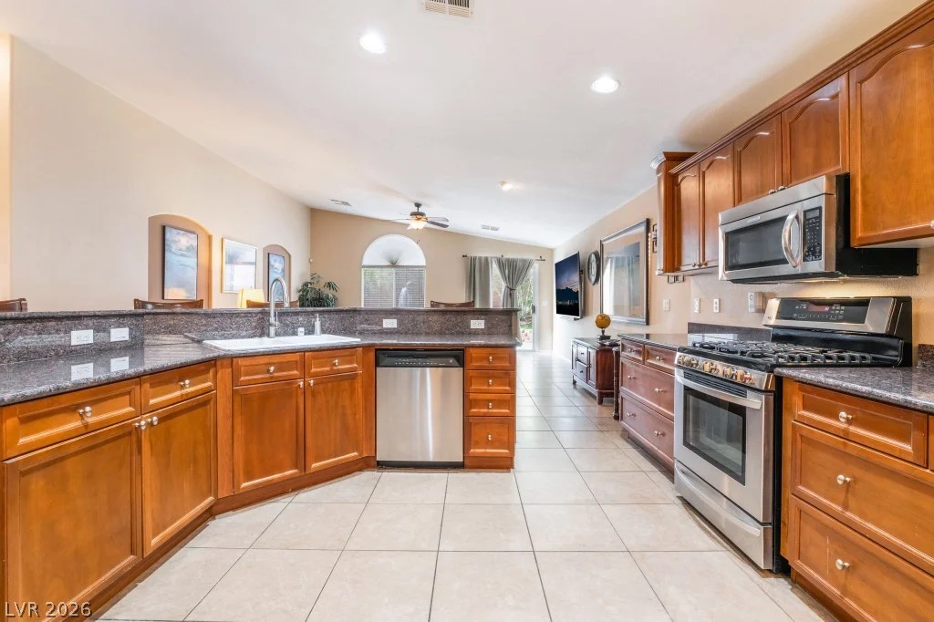 11261 Playa Caribe, Las Vegas, NV 89138